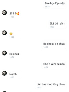 Bé học sinh