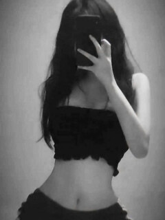 Khoe ngực