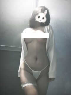 Bưởi beo lai 2k8. Ai muốn xem em nó show vú thì vào trang né